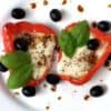 Gegrilde barbecue paprika met buffelmozzarella