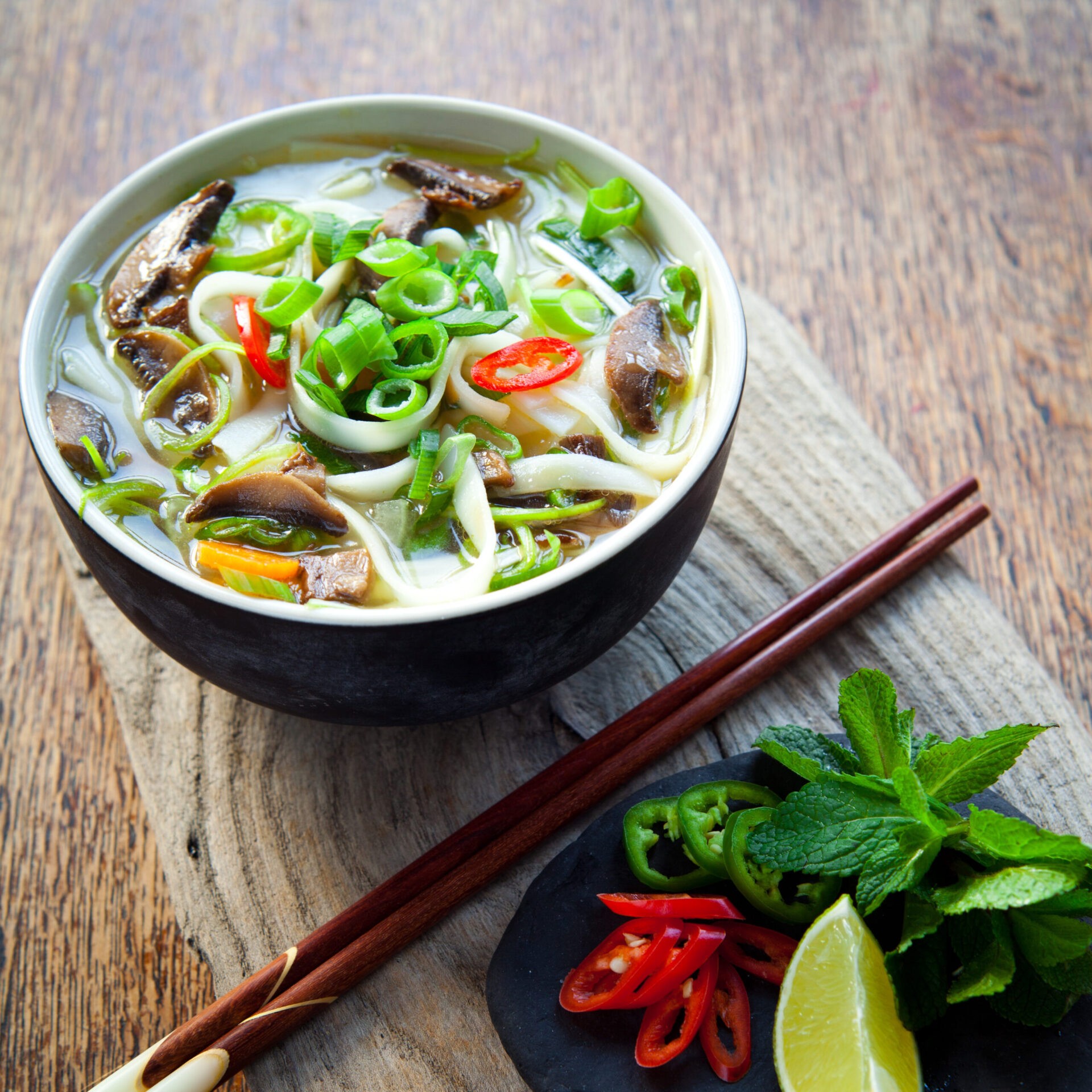 Zelfgemaakte Vietnamese phở met verse groenten | Recept Metabolic Balance